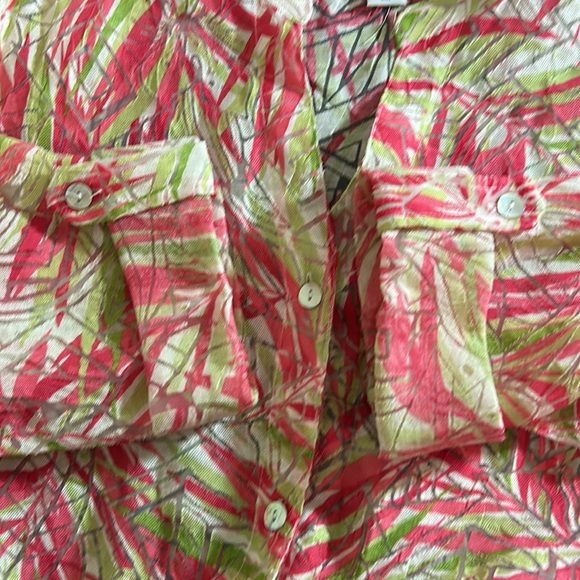 Lash Lane Woman’s Sheer Breezy Floral Print Top - Picture 6 of 7